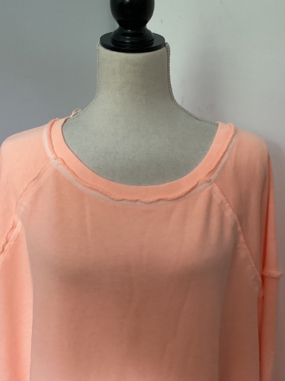NWT FREE PEOPLE MOVEMENT PASTEL PEACH SWEATSHIRT HIGH LOW SZ MEDIUM - Picture 2 of 16